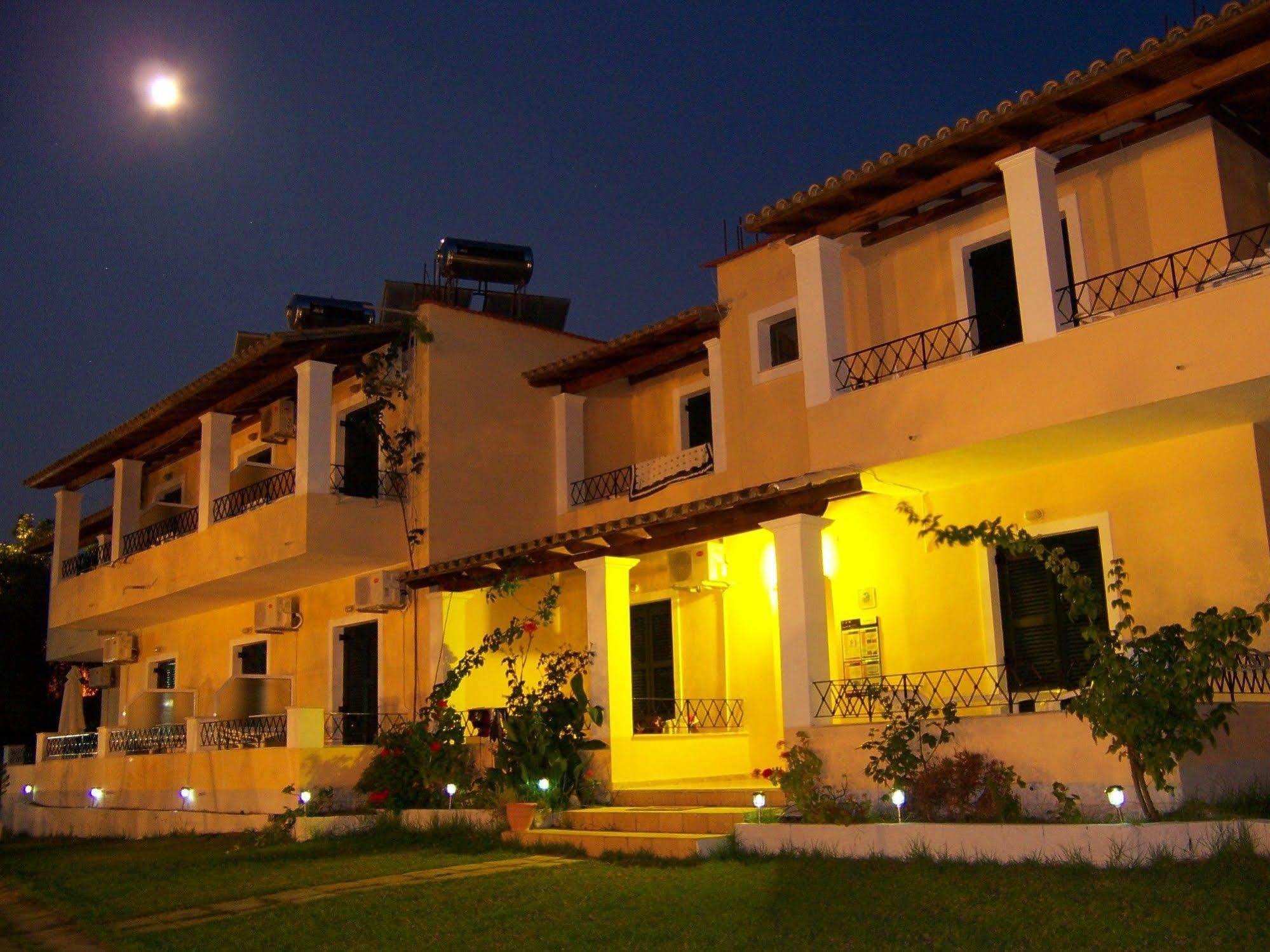 Rising Sun Apartments & Studios Μπενίτσες Εξωτερικό φωτογραφία