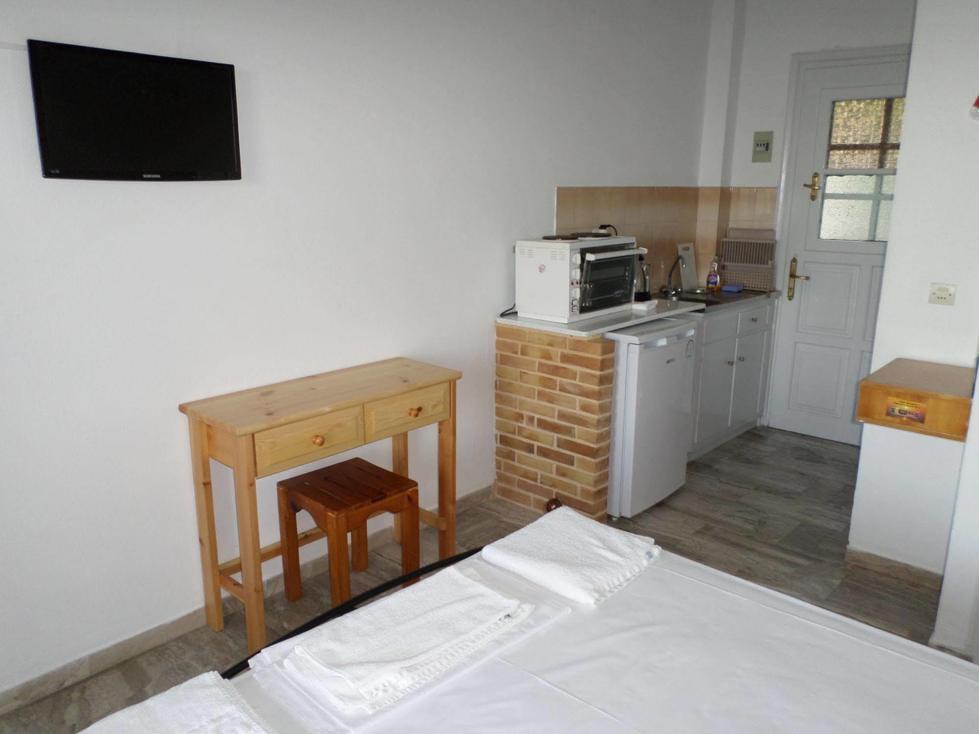 Rising Sun Apartments & Studios Μπενίτσες Εξωτερικό φωτογραφία