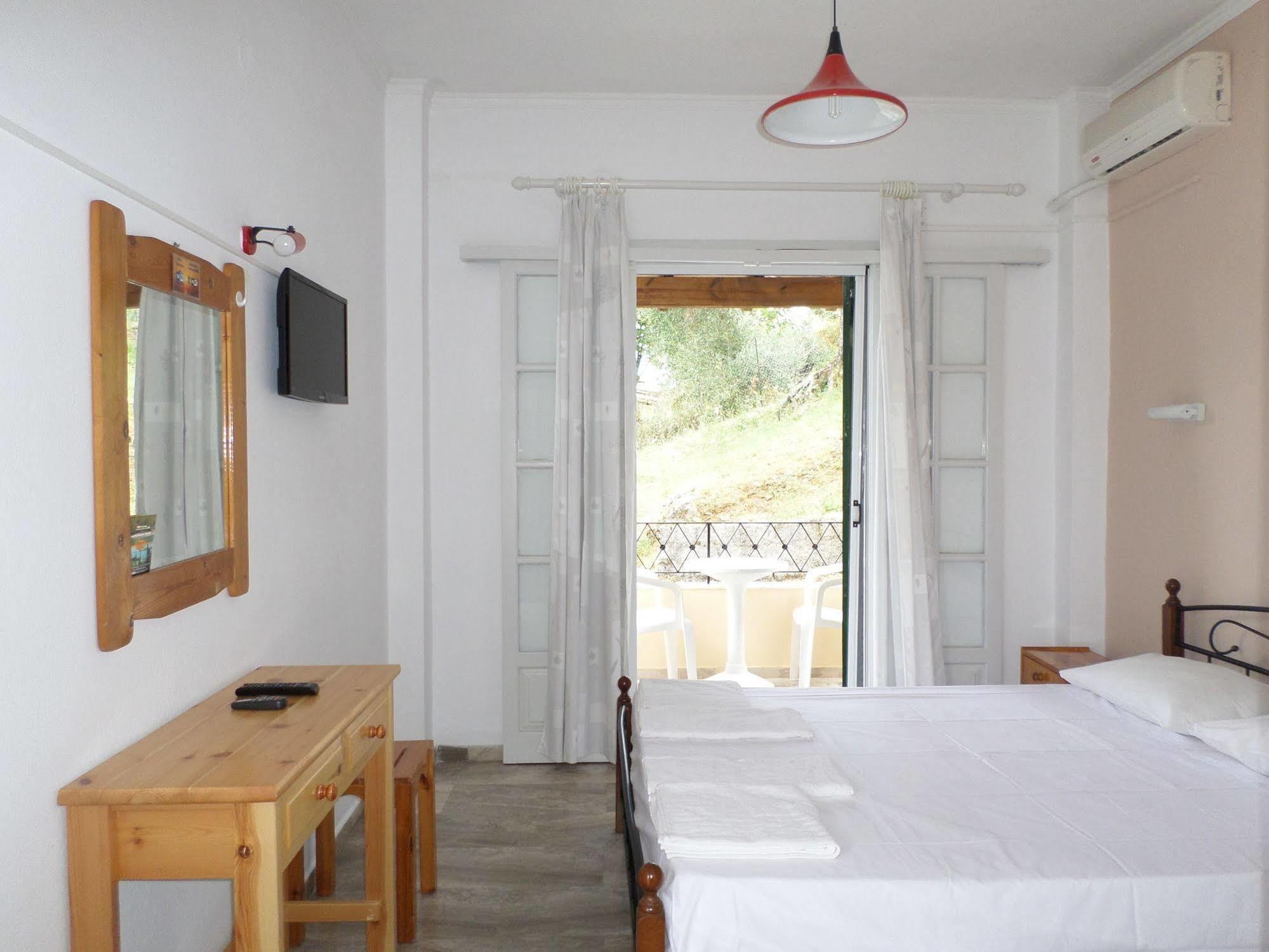 Rising Sun Apartments & Studios Μπενίτσες Εξωτερικό φωτογραφία